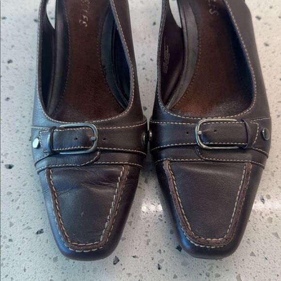 Aerosoles Y2K Brown Leather Slingback Heels Buckle details Women’s Size 7.5 GUC - Picture 5 of 12